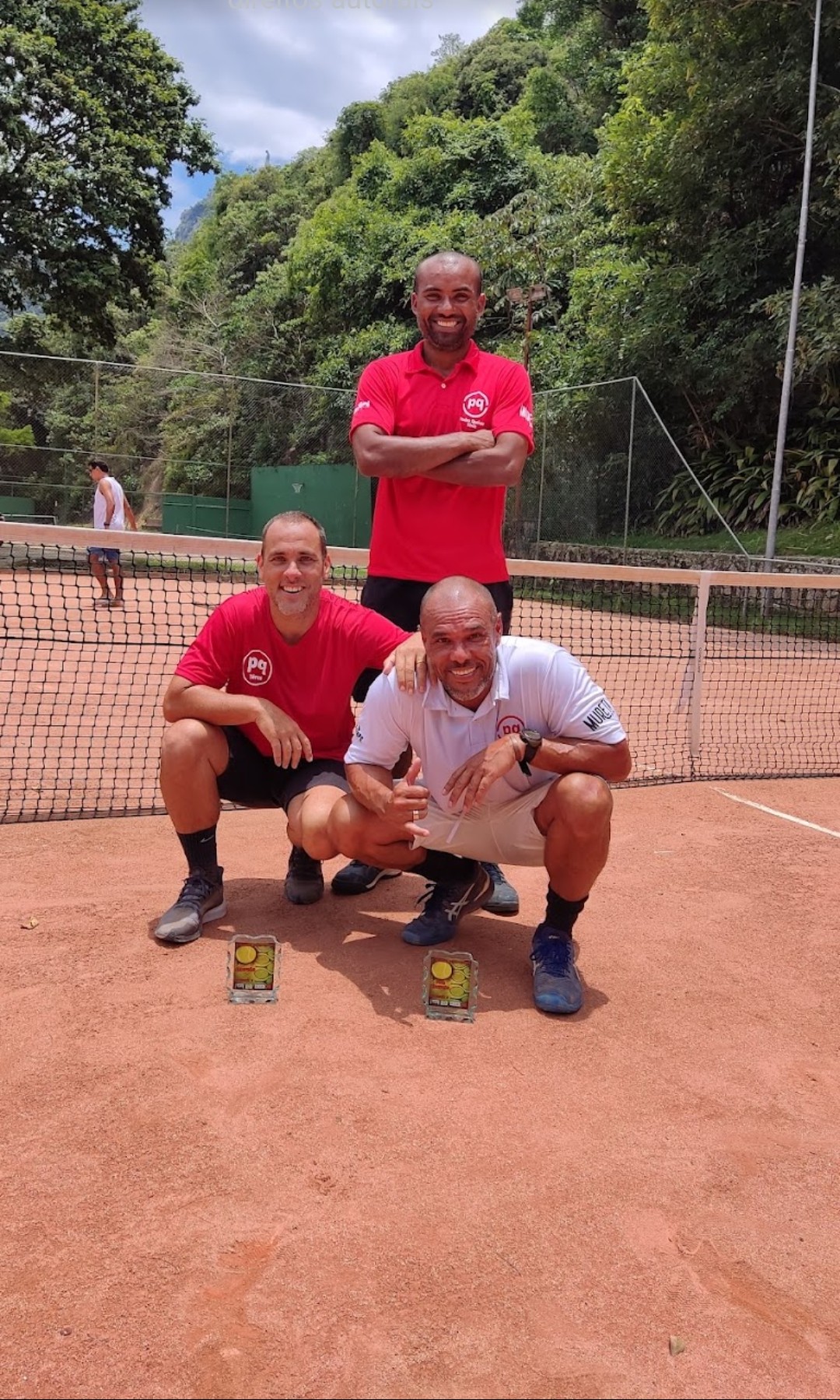 Mostrar os Títulos que os alunos do Coach Pedro tiveram em torneios de Tênis